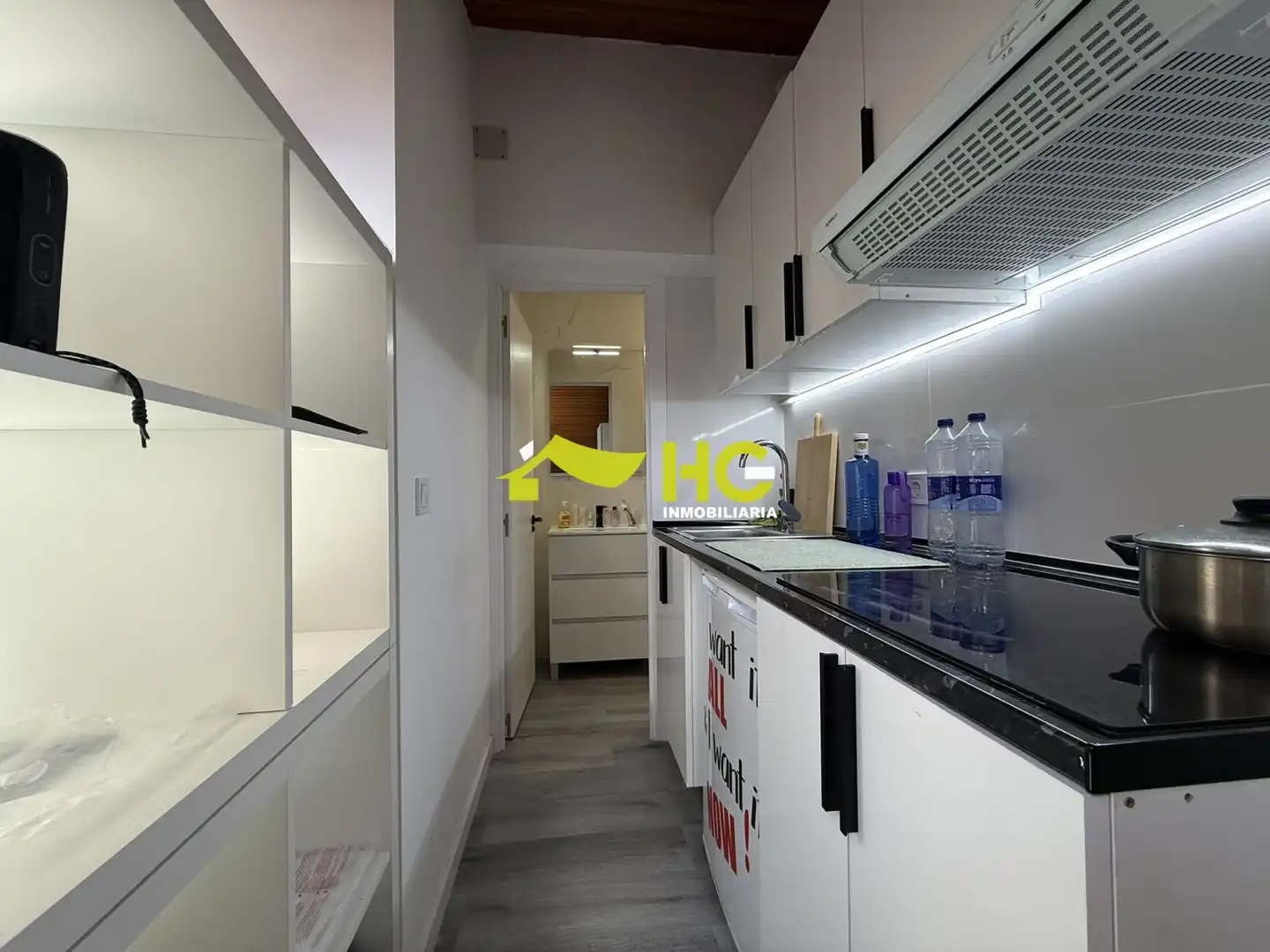 Cocina de Apartamento de alquiler en Madrid con Aire acondicionado, Calefacción y Amueblado
