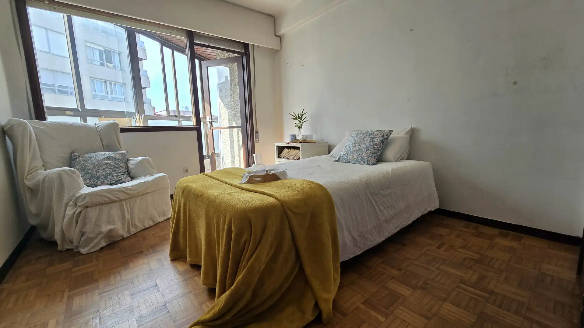 Schlafzimmer von Wohnung zum Verkauf in Vigo  mit Heizung, Parkett und Abstellraum