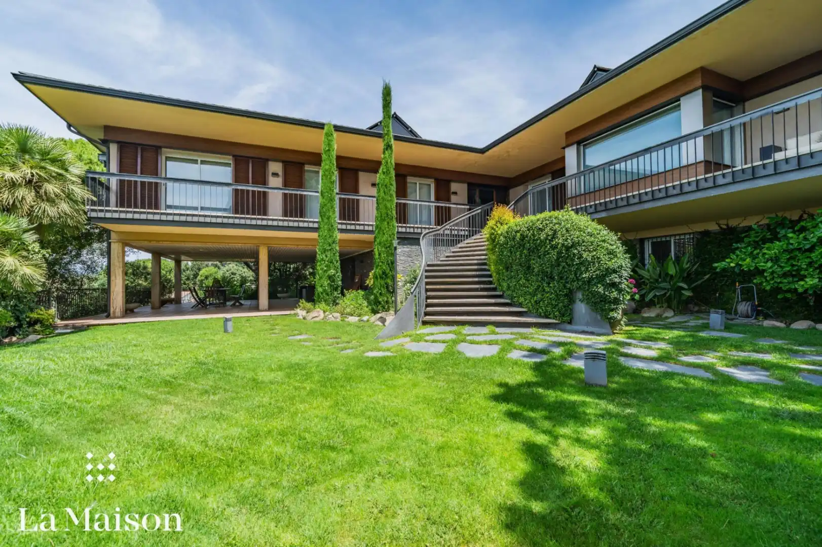 Vista exterior de Casa o xalet en venda en La Roca del Vallès amb Calefacció, Jardí privat i Traster