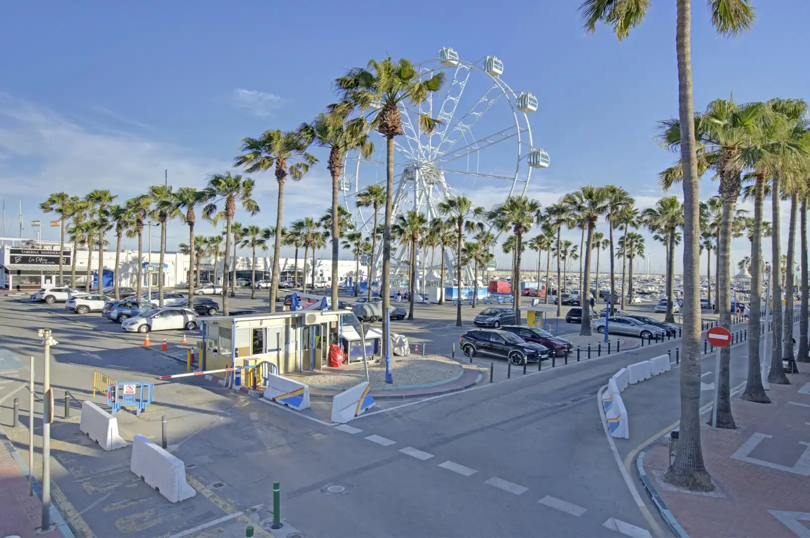 Parking de Piso en venta en Torremolinos con Aire acondicionado, Terraza y Piscina