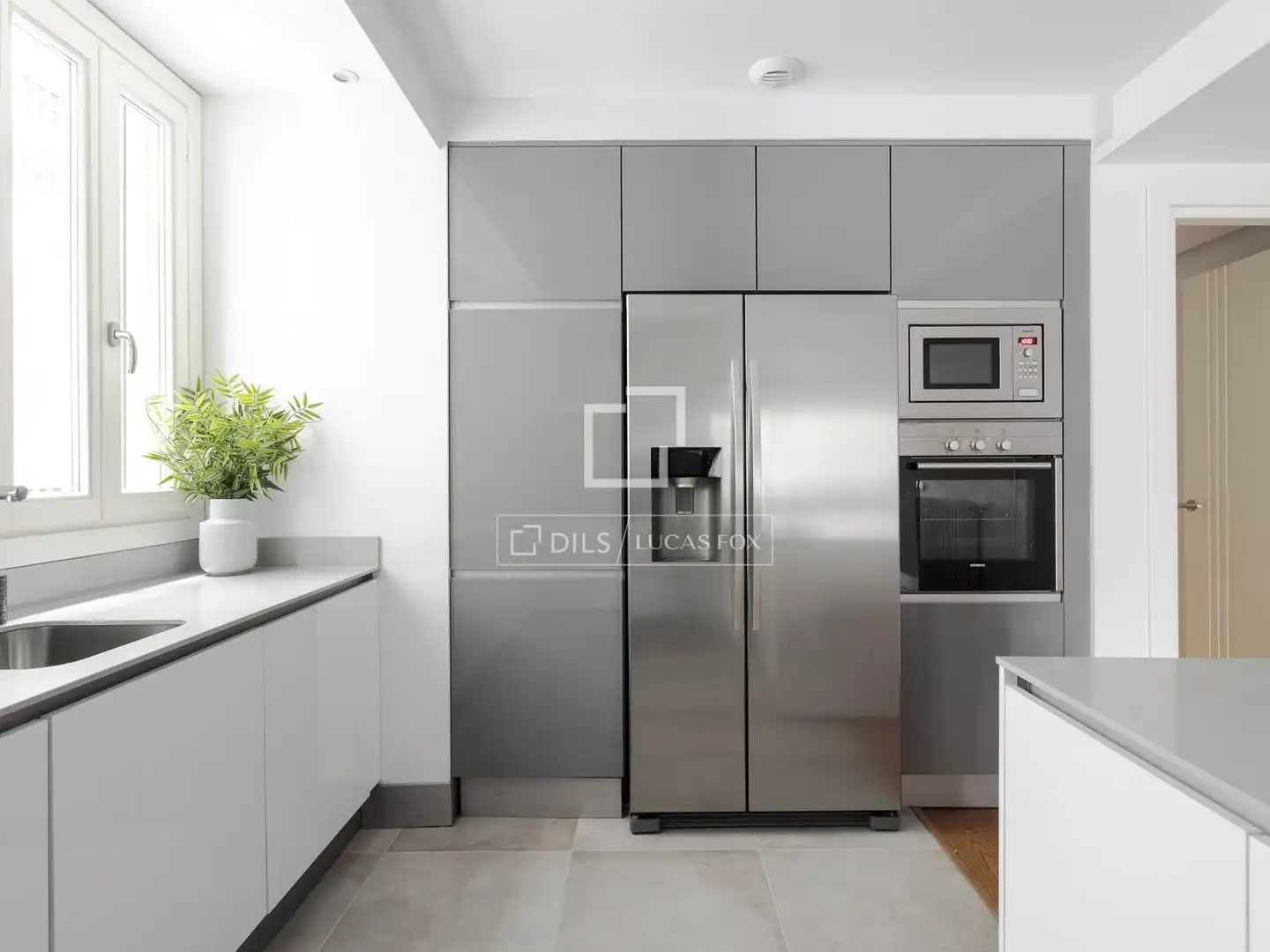 Küche von Wohnung zur Miete in Madrid mit Klimaanlage, Heizung und Parkett