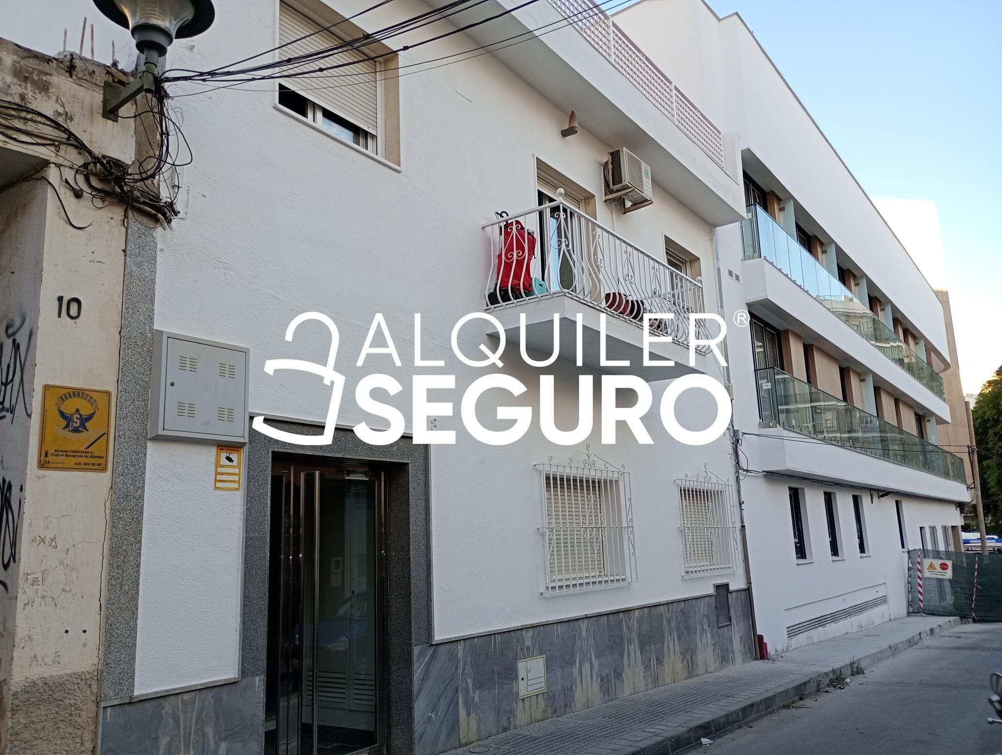 Exterior view of Attic to rent in Málaga Capital  with Air Conditioner, Terrace and Furnished