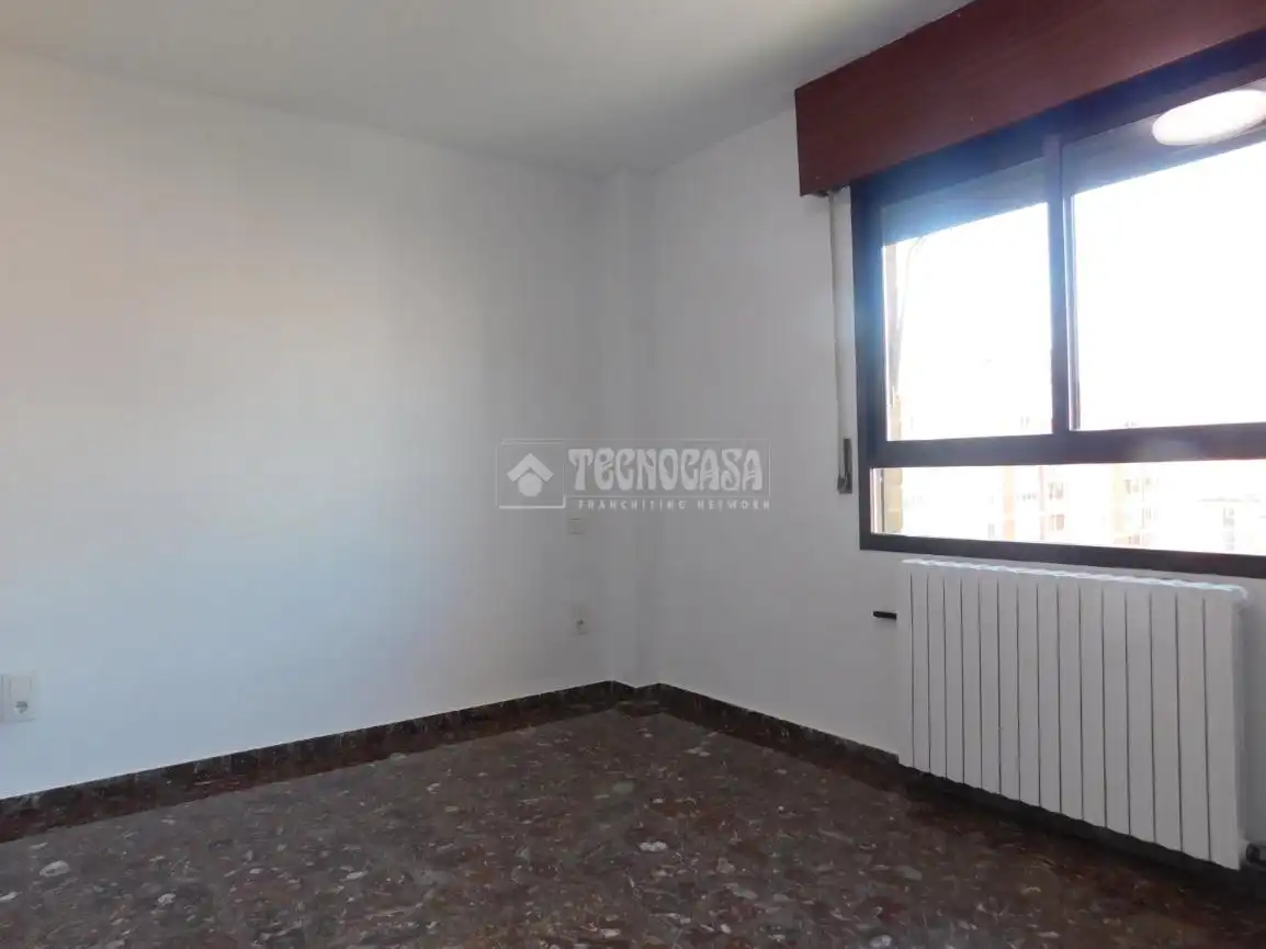 Bedroom of Flat for sale in Zaragoza  with Air Conditioner, Heating and Terrace