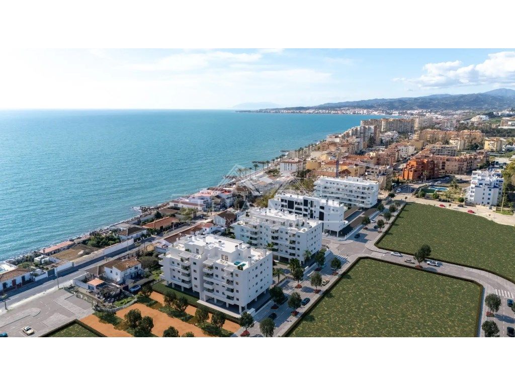Exterior view of Apartment for sale in Vélez-Málaga  with Private garden, Oven and Microwave