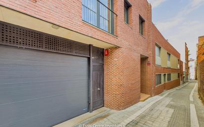 Exterior view of Single-family semi-detached for sale in Terrassa  with Air Conditioner, Heating and Terrace