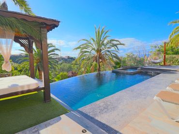 Villa con balcone in vendita a Pueblo Español - Coveta Fumá