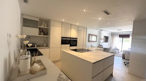 Foto 4 de Piso en venta en Las Brisas, Marbella