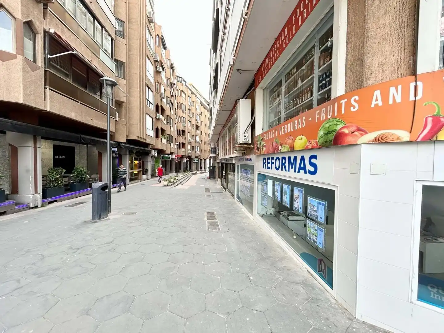 Vista exterior de Local en venta en Benidorm
