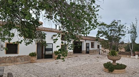 Casa de Campo con siete dormitorios y garaje en zona de La Parroquia