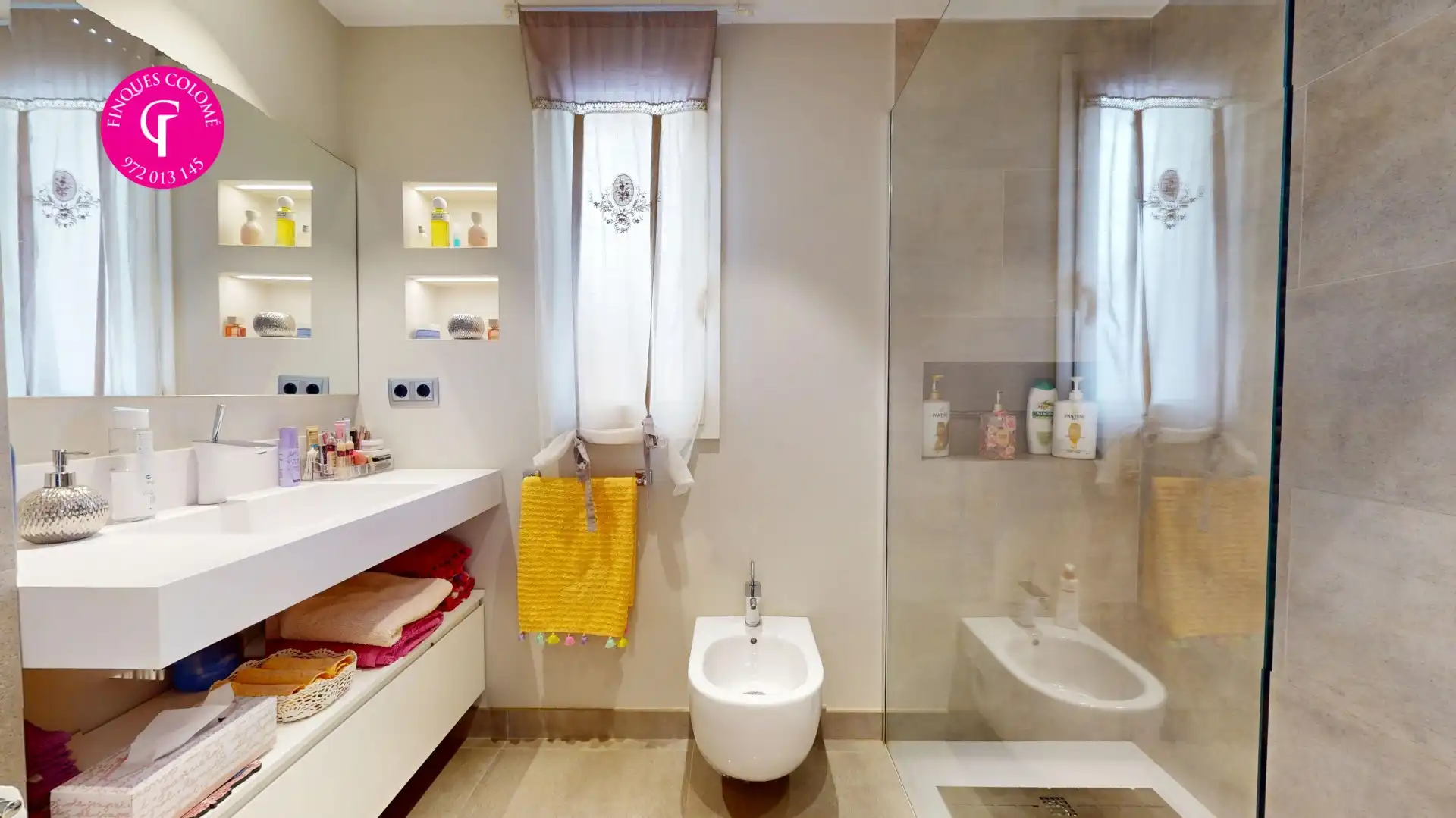 Baño de Ático en venta en Girona con Aire acondicionado, Calefacción y Terraza