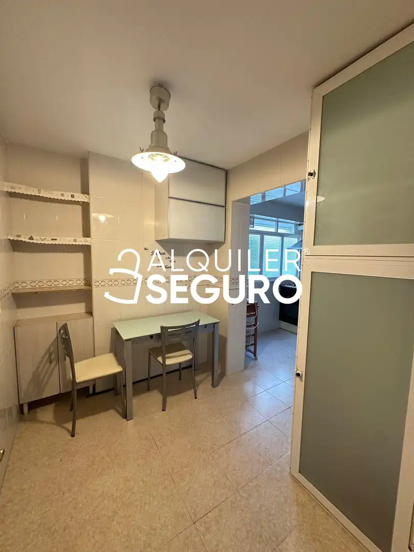 Cocina de Piso de alquiler en Madrid con Aire acondicionado, Calefacción y Amueblado