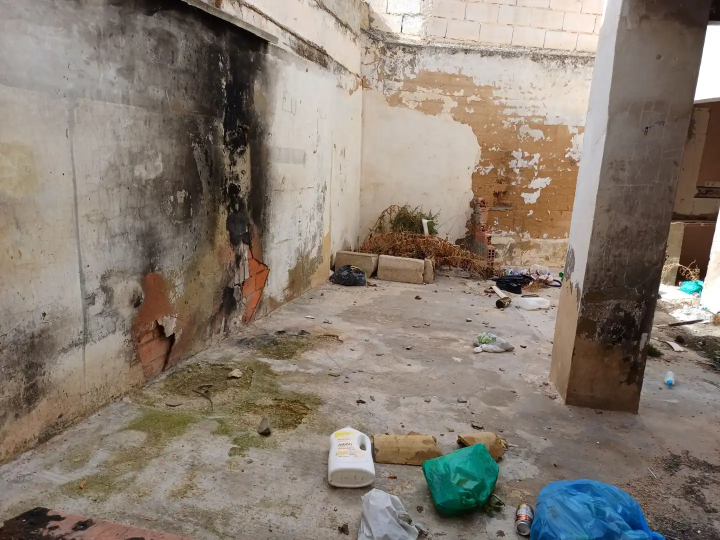 Casa adosada en venta en Yecla