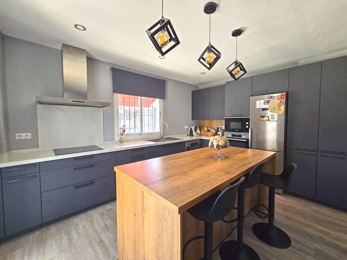 Cocina de Casa o chalet en venta en Mairena del Aljarafe con Jardín privado y Piscina
