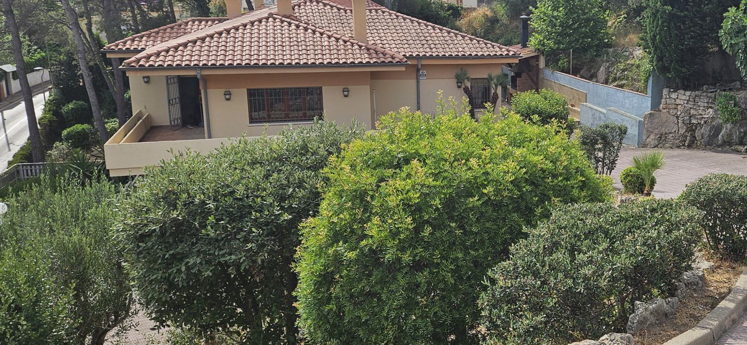 Vista exterior de Casa o xalet en venda en Corbera de Llobregat amb Aire condicionat i Calefacció