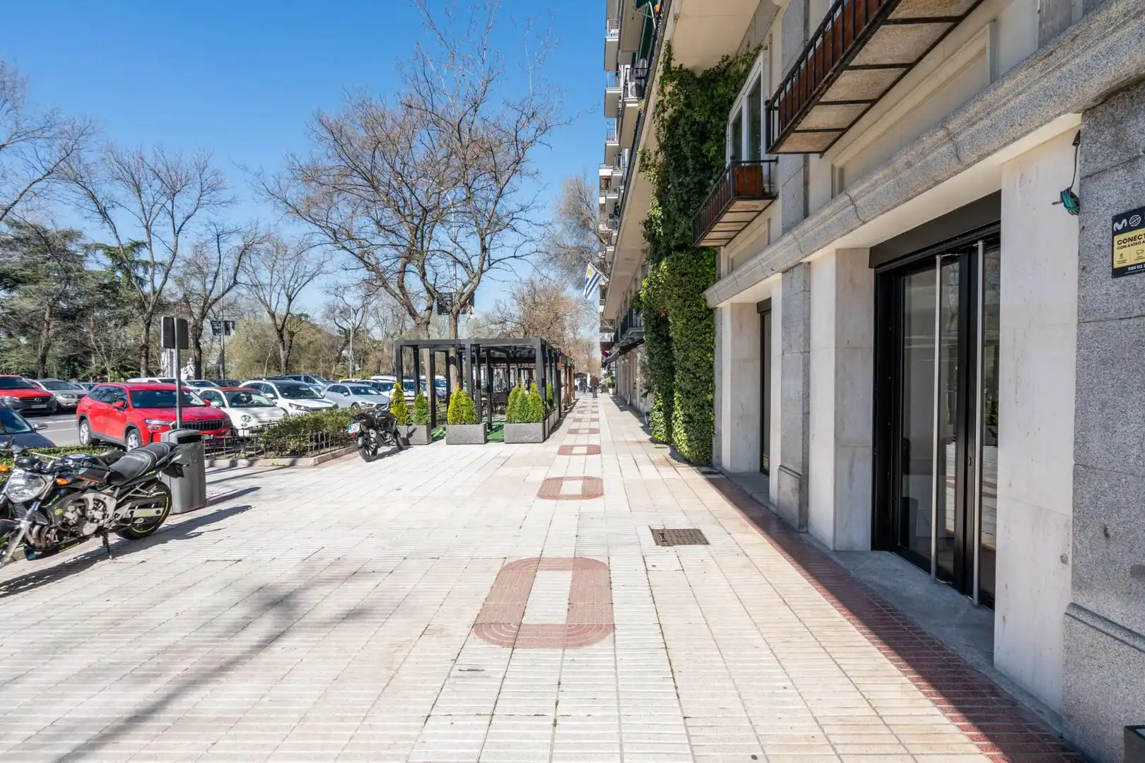 Vista exterior de Local en venta en Madrid