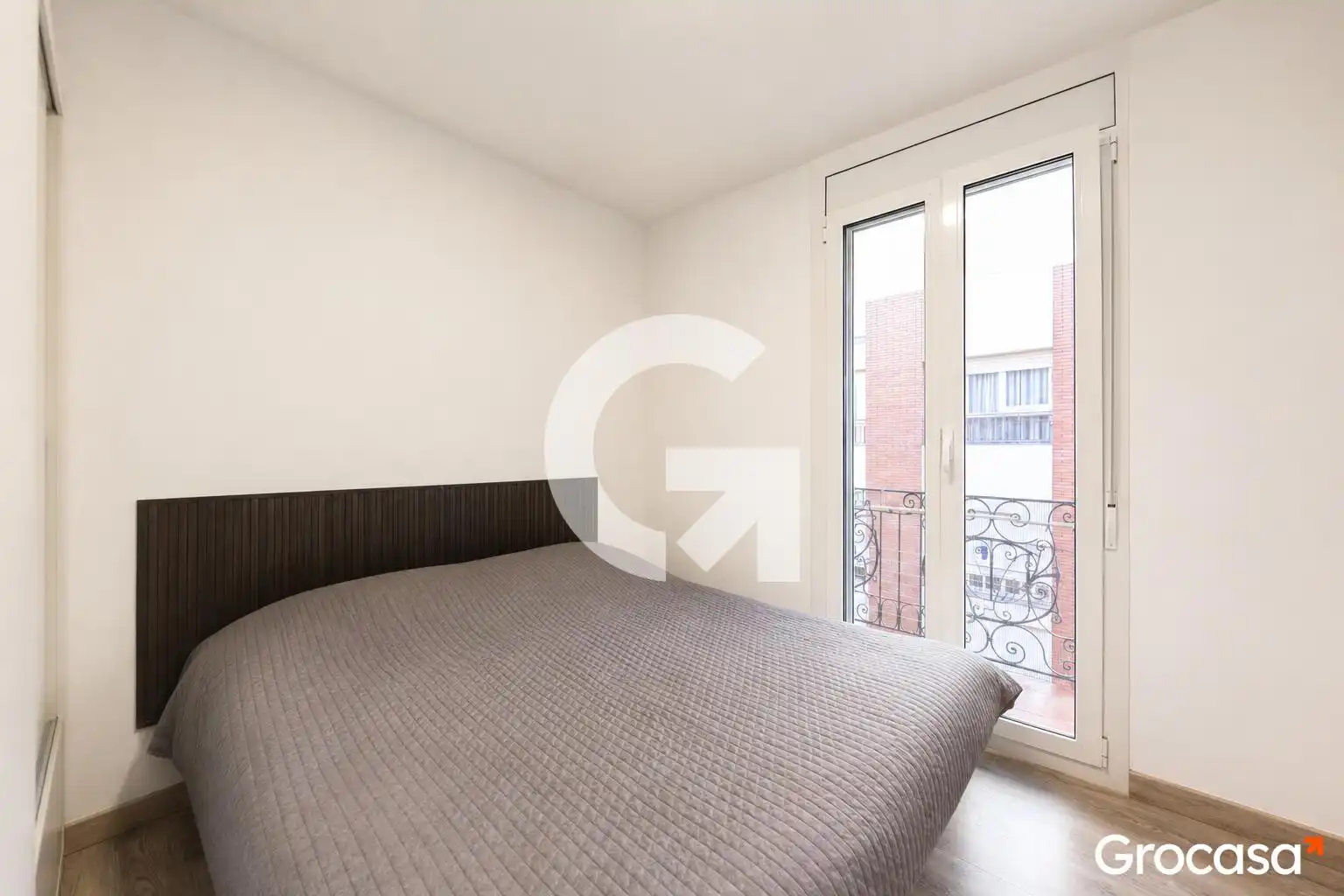 Bedroom of Flat for sale in Barcelona  with Air Conditioner, Oven and Washing machine