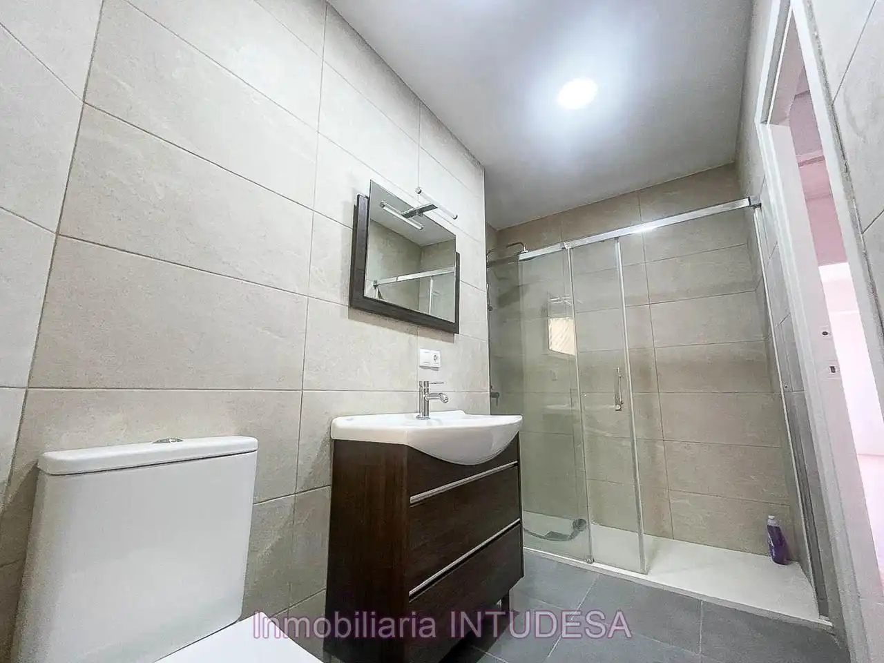 Baño de Piso en venta en Tudela con Calefacción y Balcón