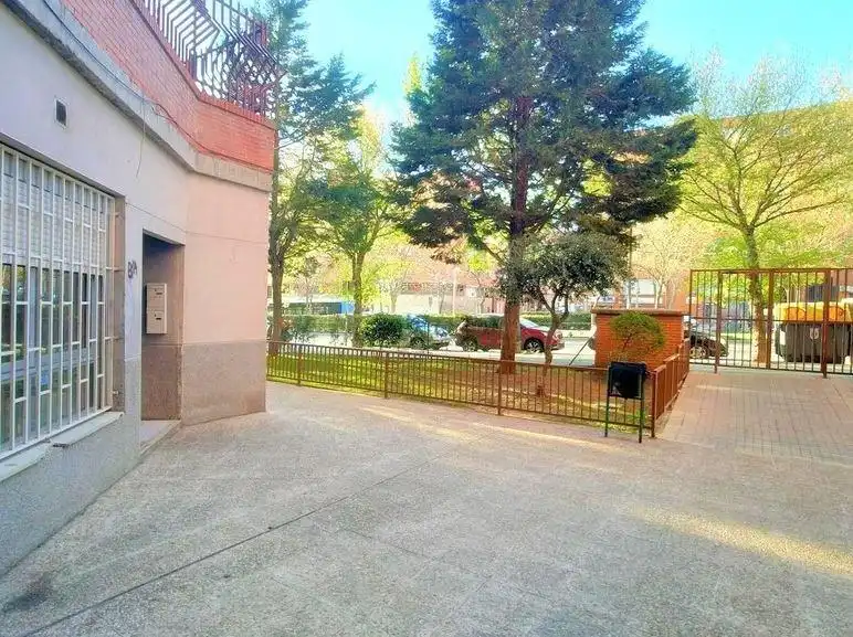 Exterior view of Flat for sale in Madrid