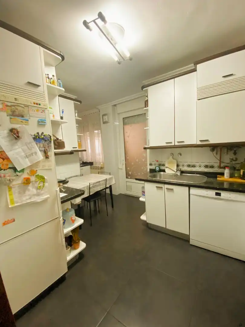 Kitchen of Duplexes for sale in Palencia  with Heating, Parquet flooring and Oven