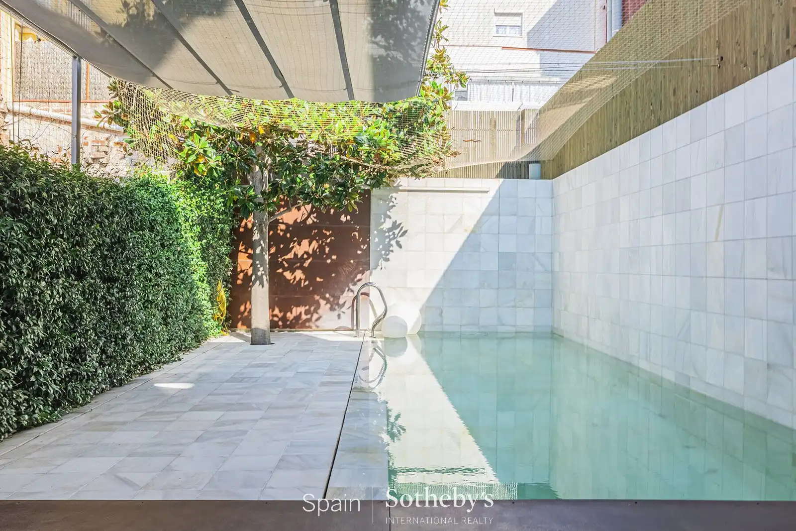 Piscina de Casa o xalet en venda en Barcelona amb Aire condicionat, Jardí privat i Terrassa