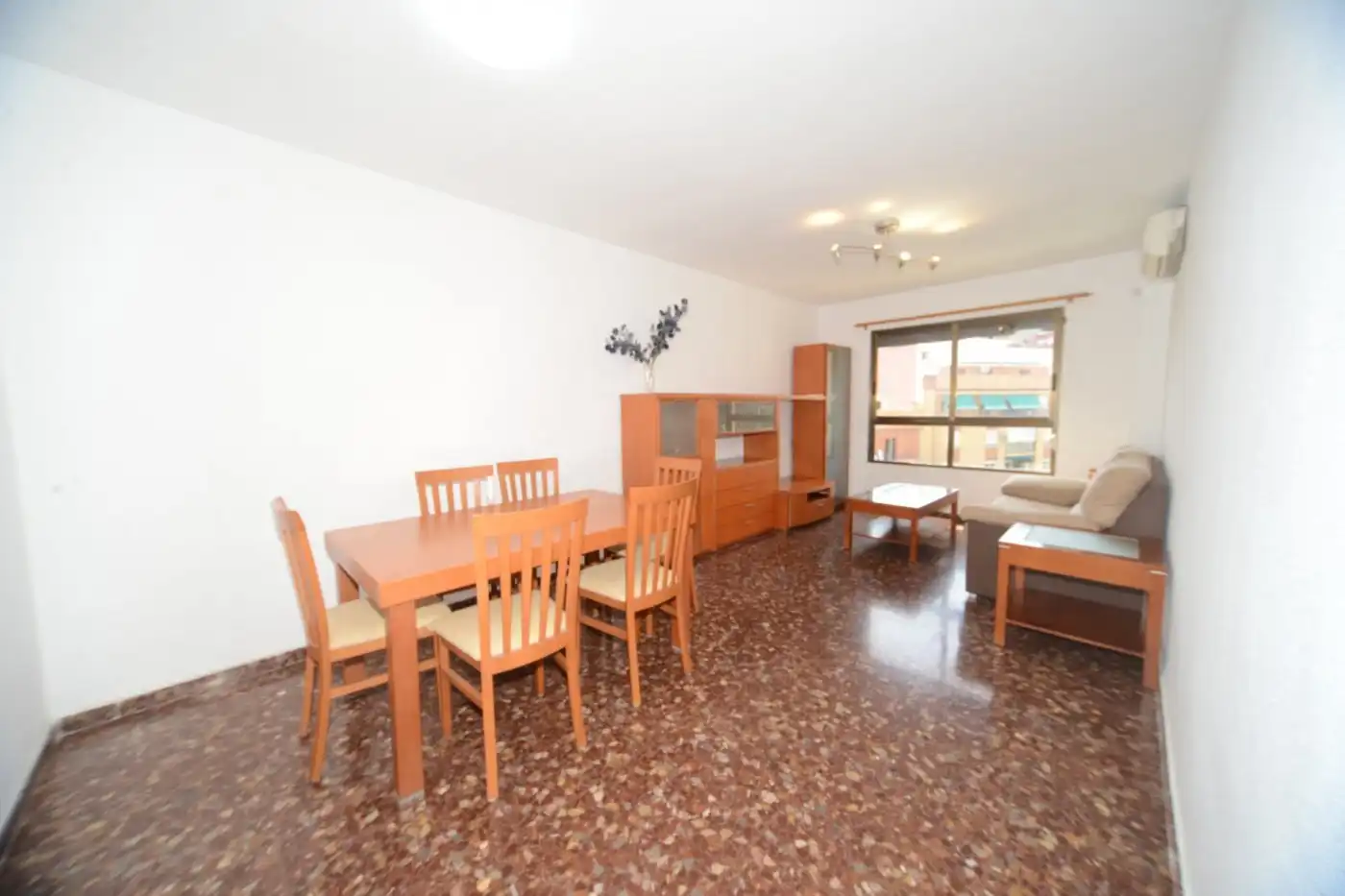 Sala de estar de Dúplex de alquiler en  Valencia Capital con Aire acondicionado, Jardín privado y Amueblado