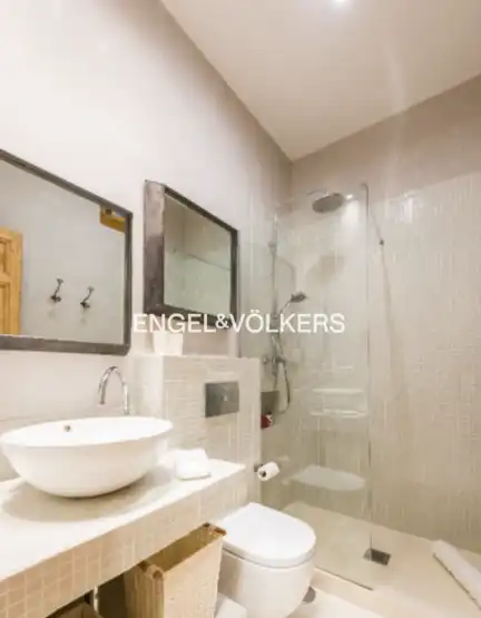 Badezimmer von Wohnung zur Miete in Madrid mit Klimaanlage, Heizung und Möbliert