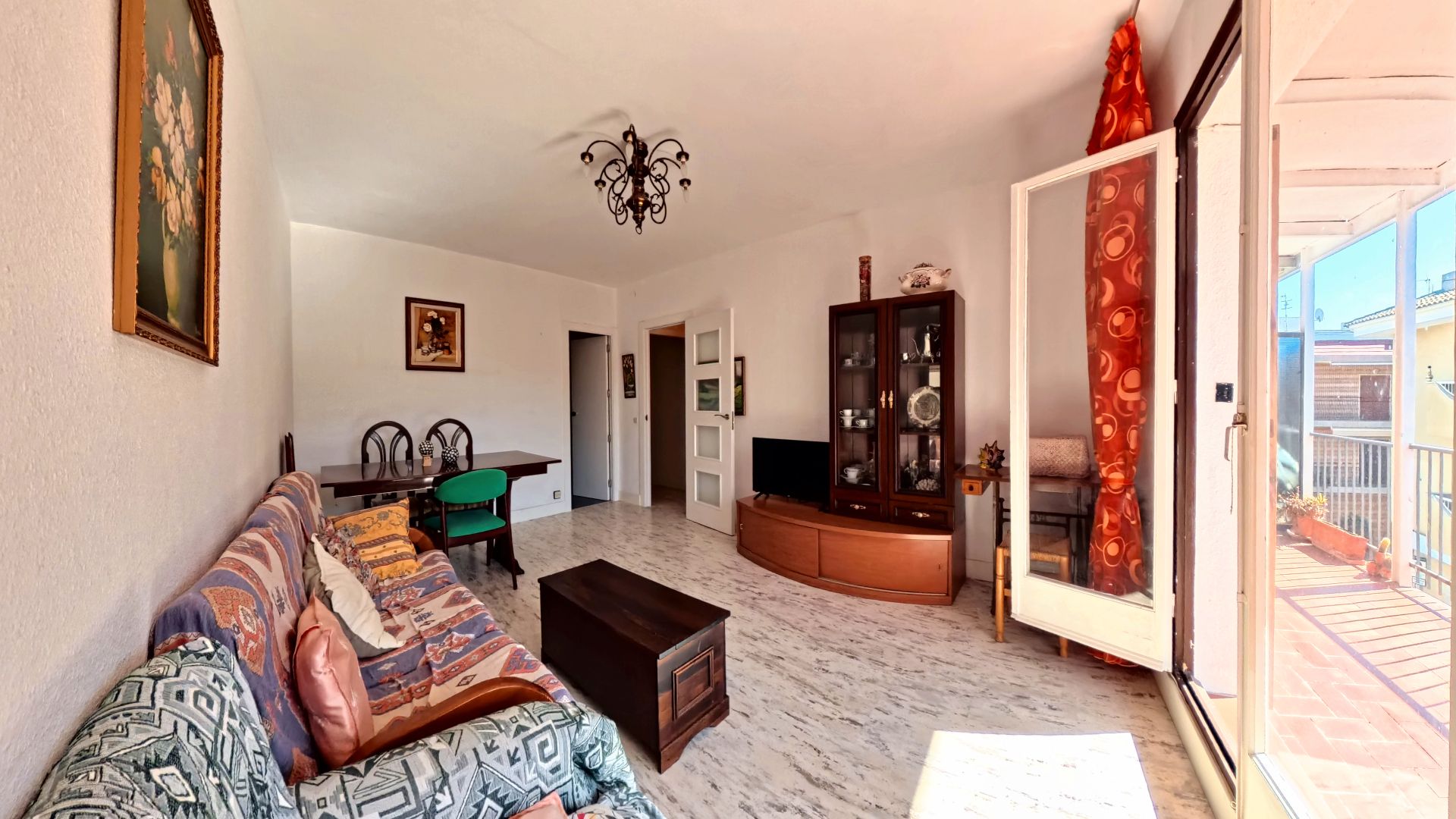 Sala d'estar de Àtic en venda en Cunit amb Parquet, Terrassa i Moblat