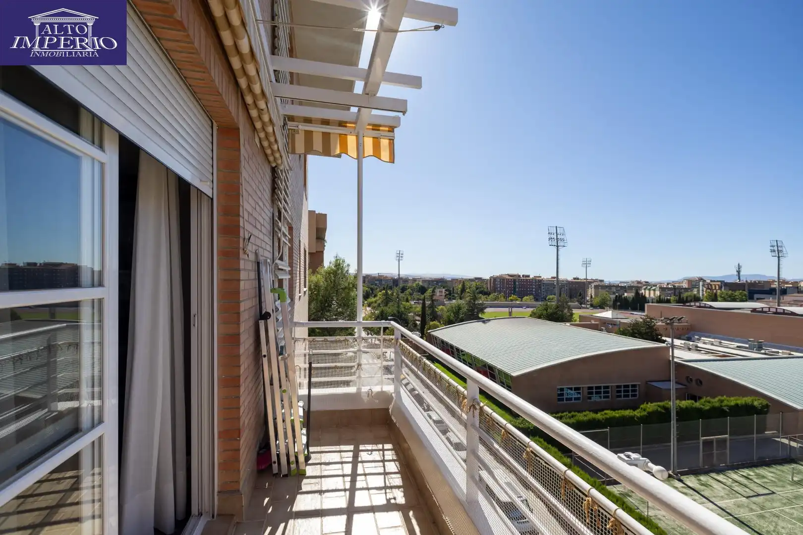 Apartment with lift for sale in Genil, imagen 2