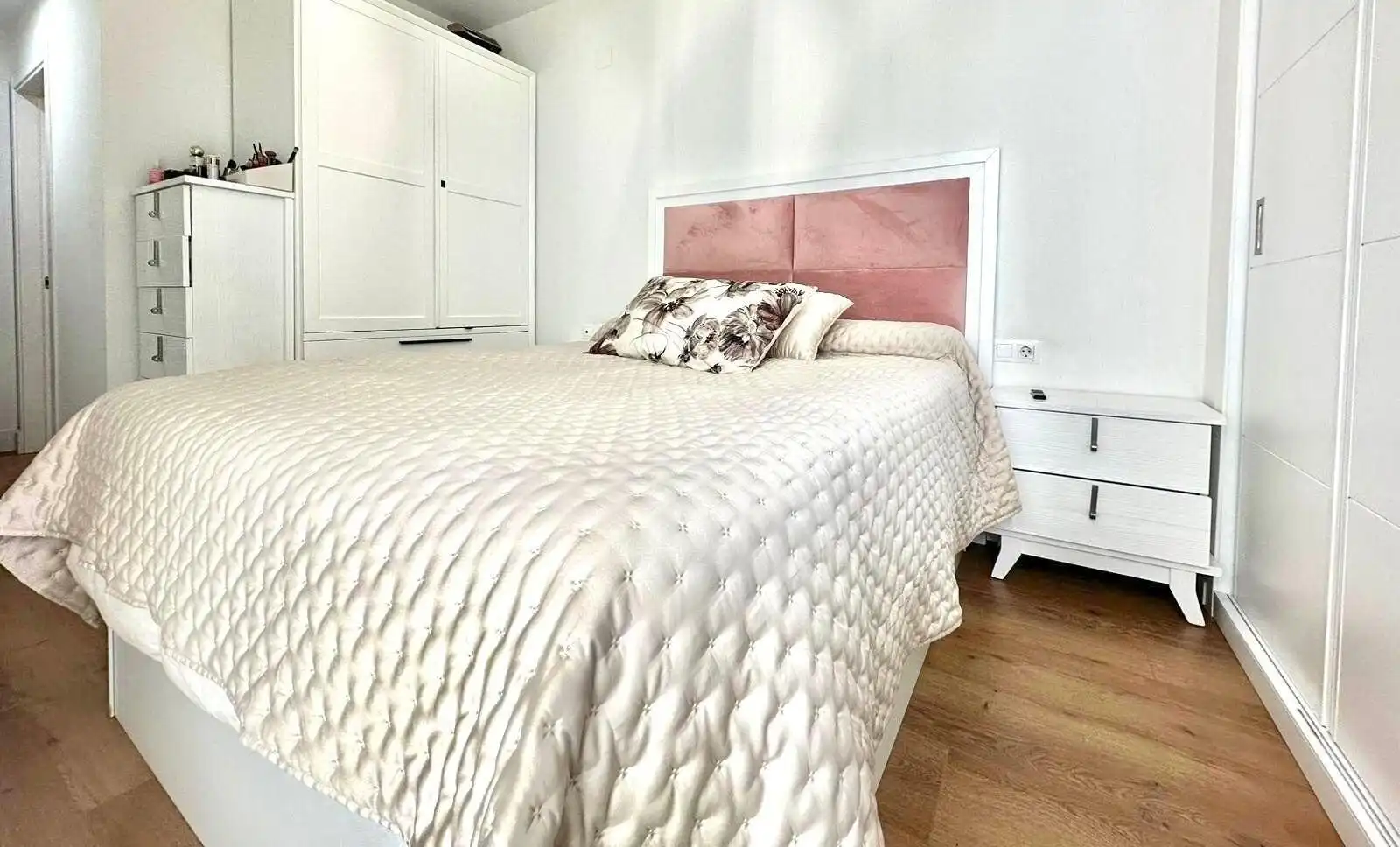 Bedroom of Flat for rent in Jerez de la Frontera  with Air Conditioner, Heating and Parquet flooring