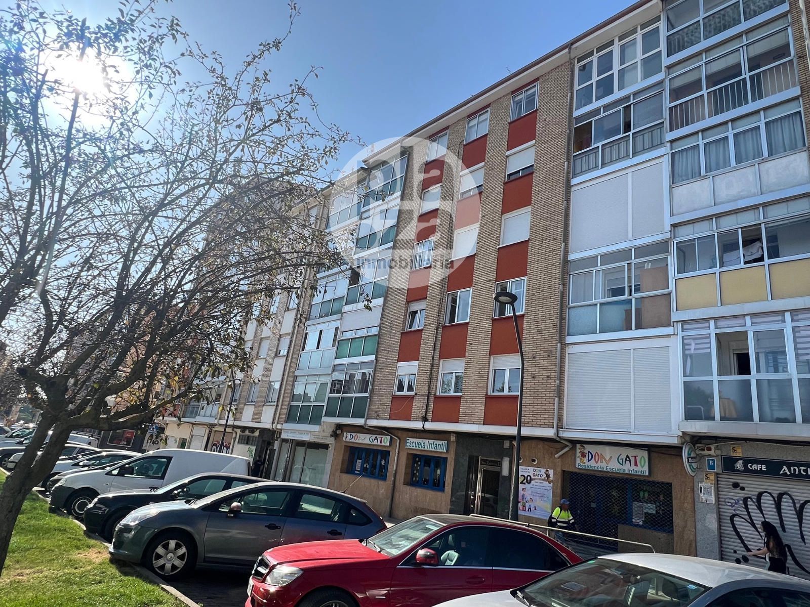 Vista exterior de Pis de lloguer en Burgos Capital amb Calefacció i Moblat