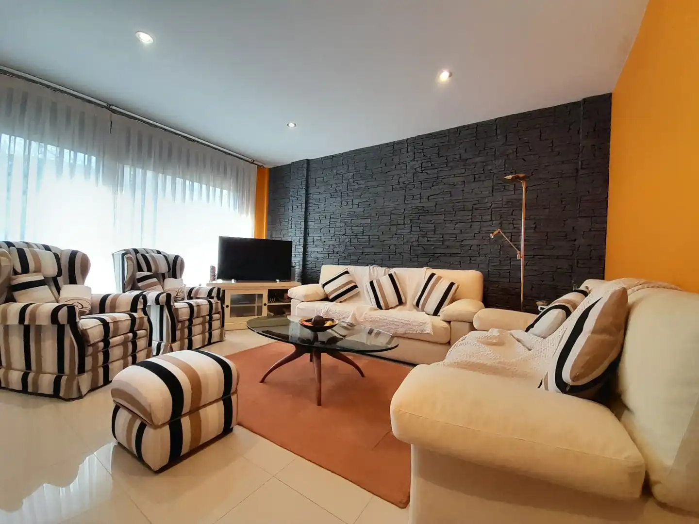 Living room of Detached homes for sale in Olot  with Heating, Terrace and Furnished