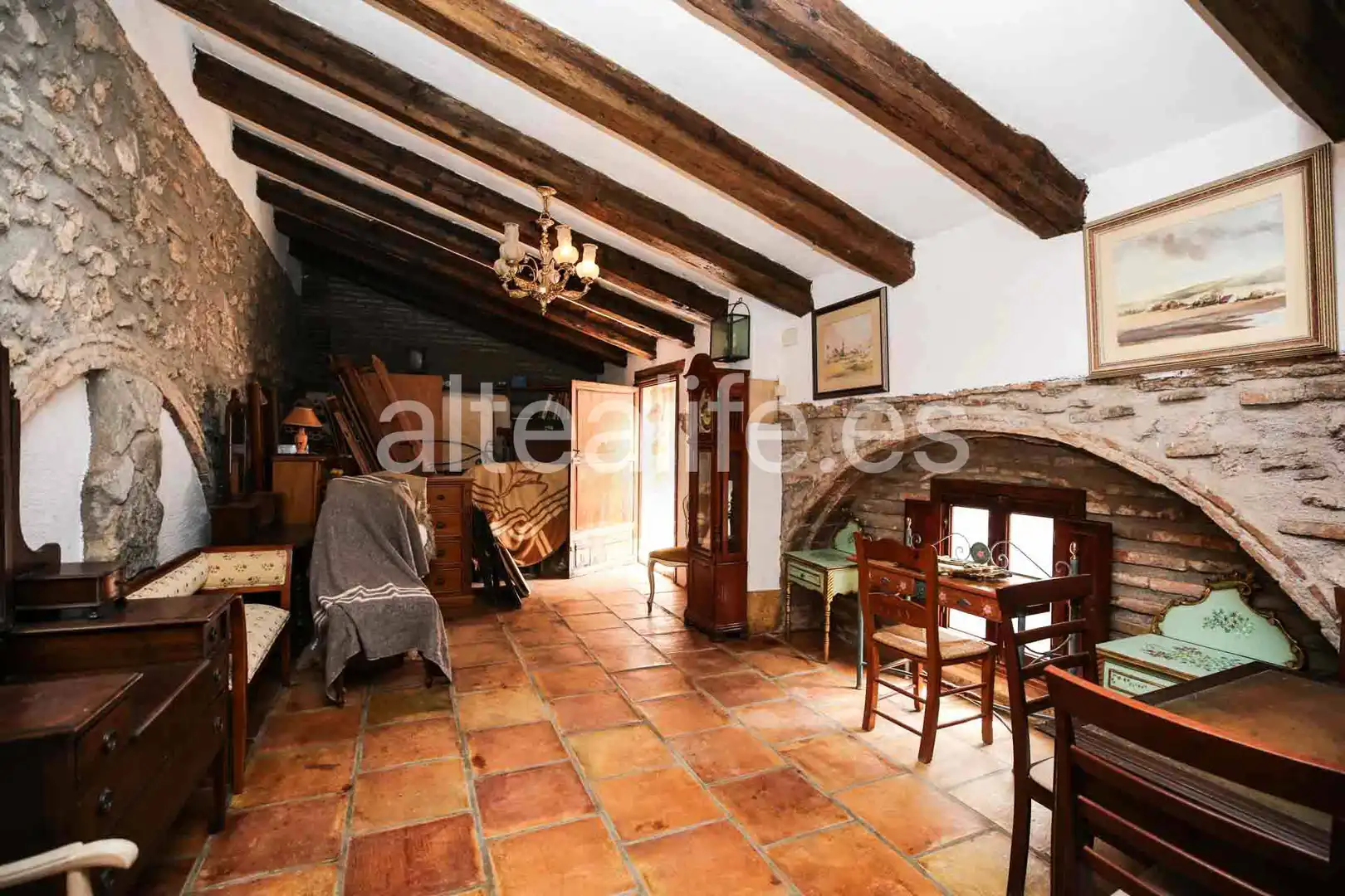 Einfamilien-Reihenhaus zum Verkauf in Gandia mit Privatgarten, Terrasse und Abstellraum