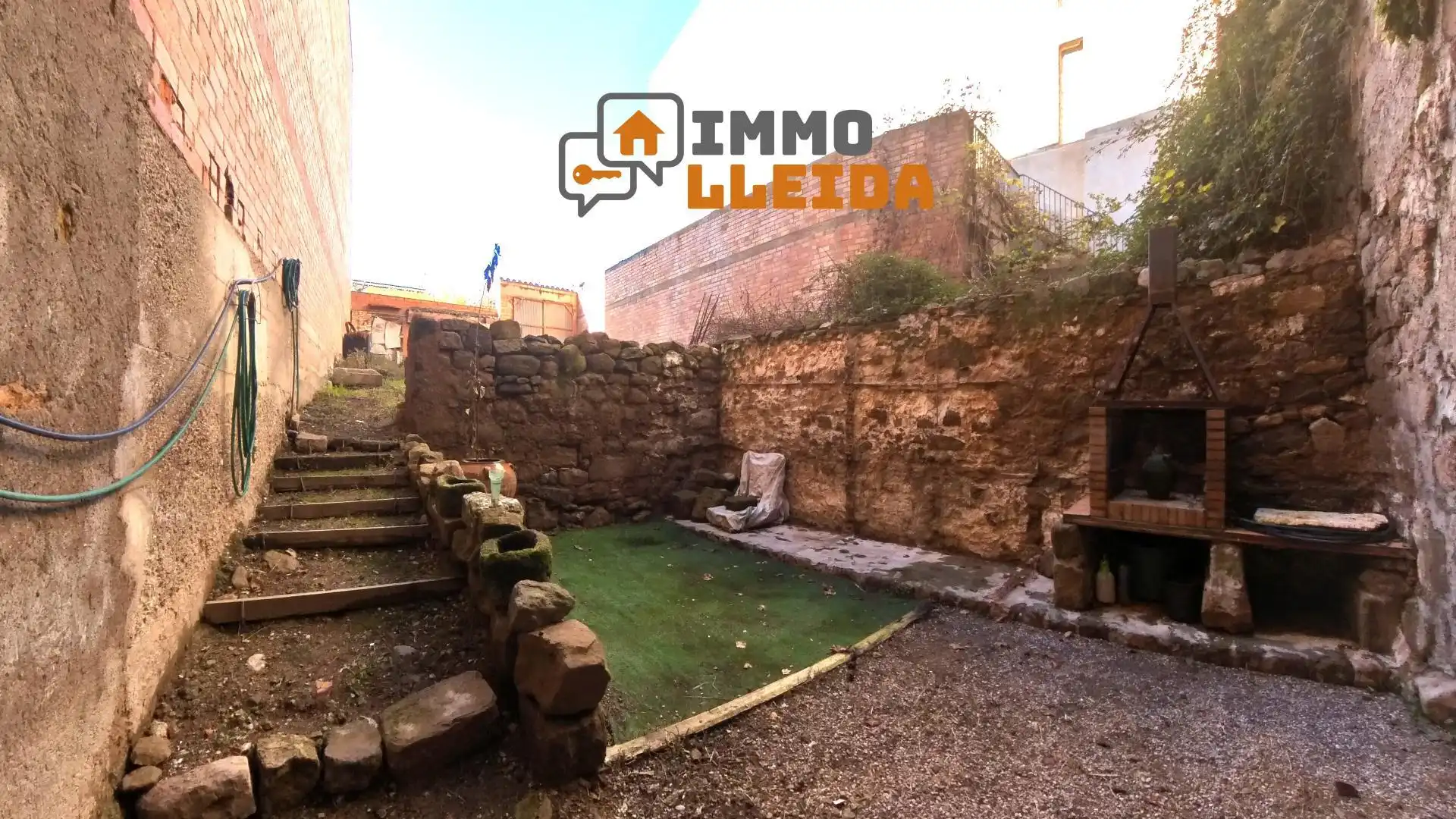 Vista exterior de Casa adosada en venta en Ponts con Calefacción, Terraza y Balcón