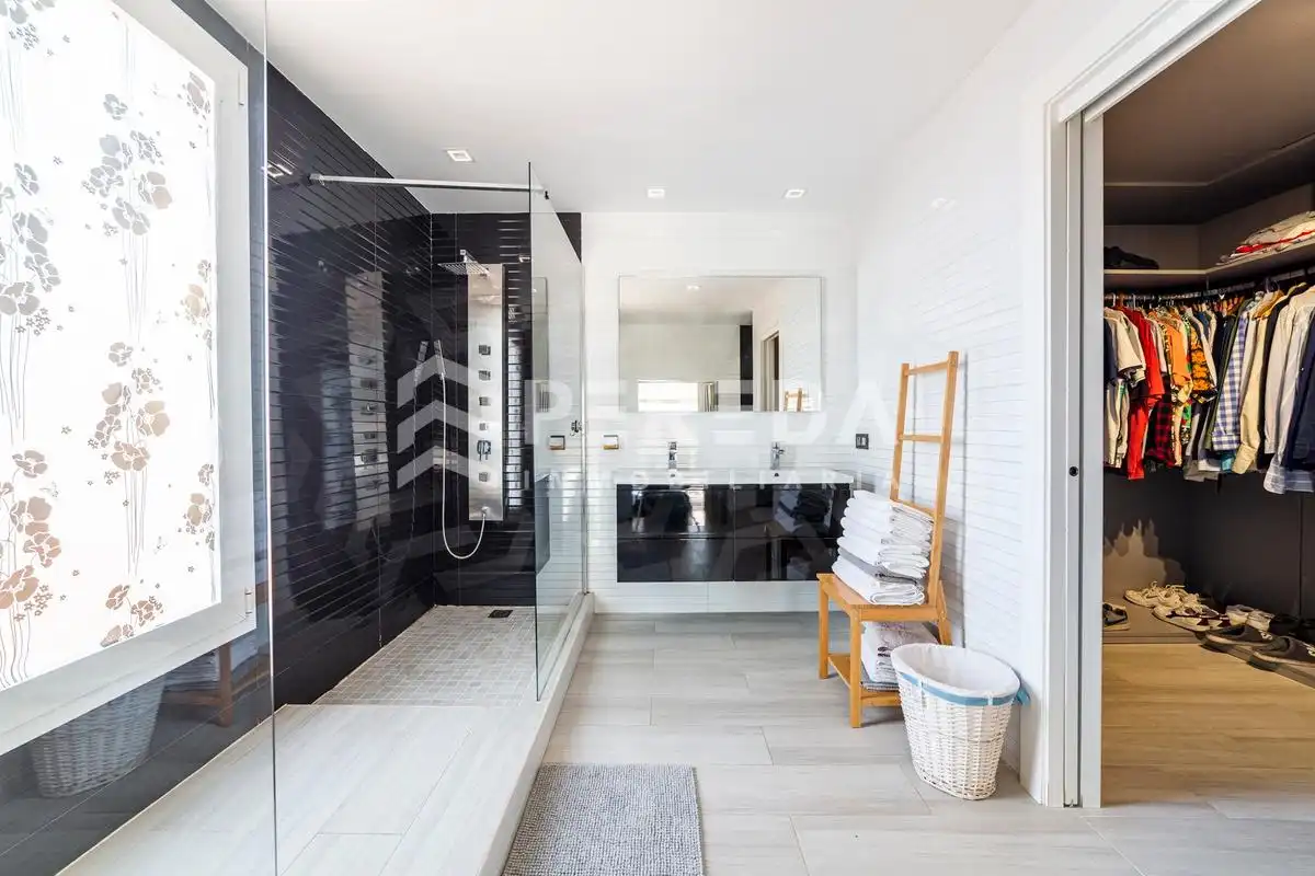 Bathroom of Houses for sale in Roquetas de Mar  with Private garden and Swimming Pool