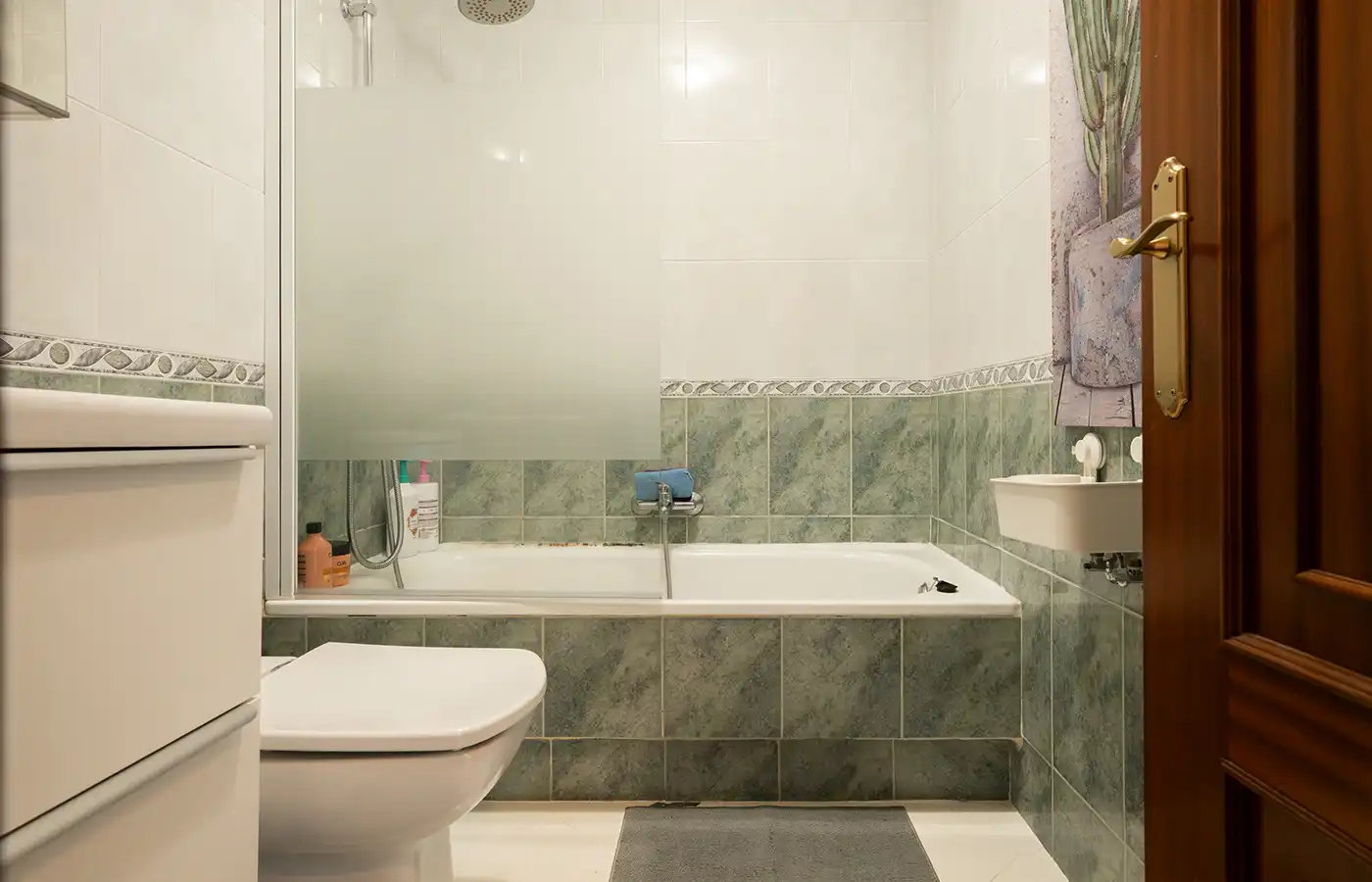 Badezimmer von Maisonette zum Verkauf in A Coruña Capital  mit Parkett, Ofen und Waschmaschine