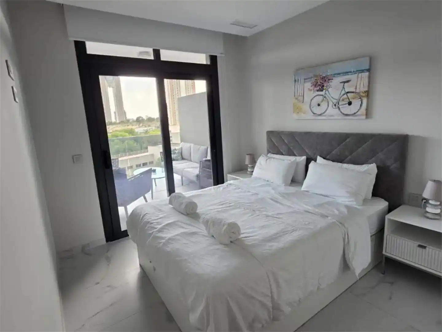 Bedroom of Flat for rent in Benidorm  with Air Conditioner, Private garden and Swimming Pool