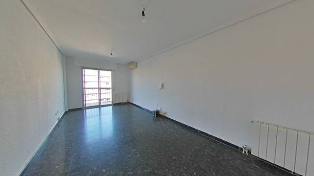 Piso en Venta en C/ Nicolas Guillen en Grancasa