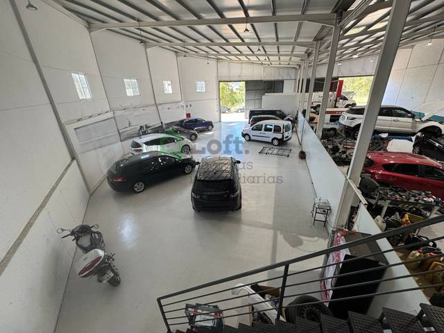 Nave industrial en Venta en Olivenza