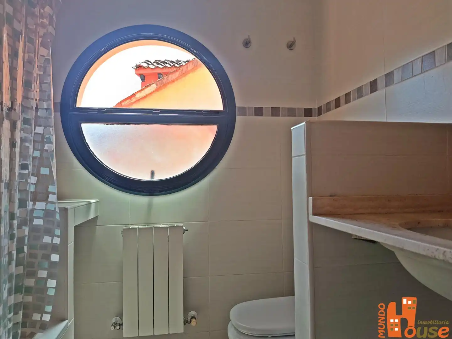 Baño de Casa adosada en venta en Real Sitio de San Ildefonso con Calefacción y Amueblado