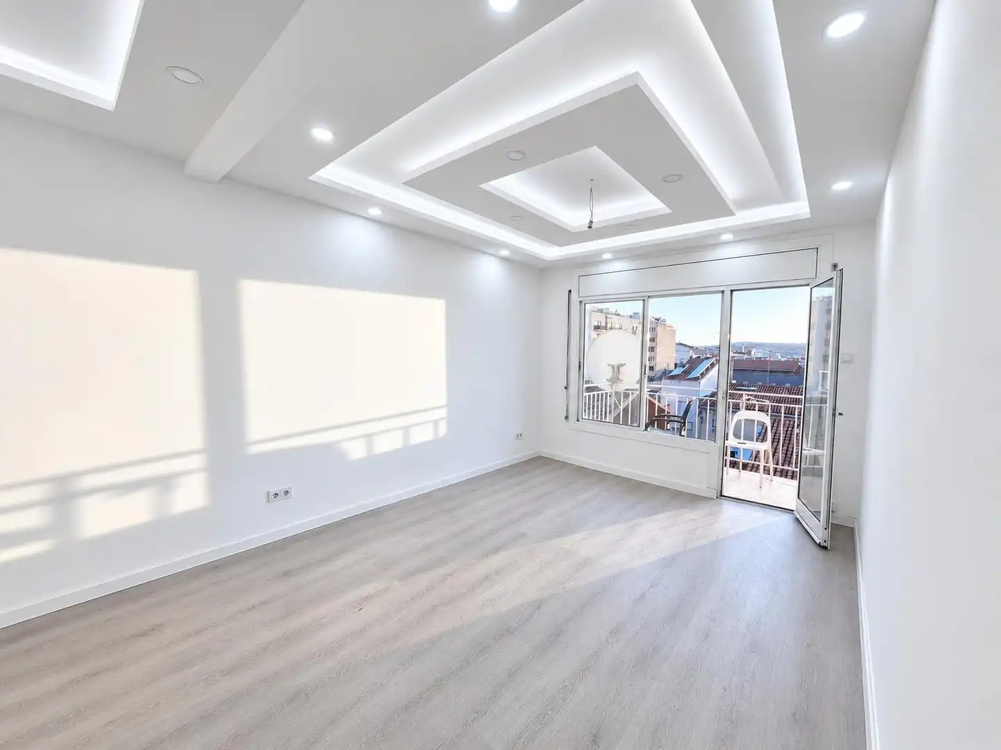 Piso con terraza en venta en Carretera BARCELONA DE, imagen 2