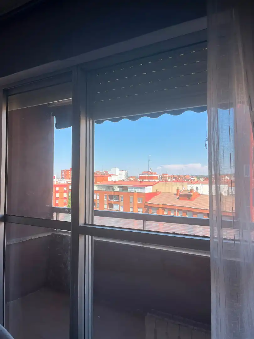 Vista exterior de Pis de lloguer en Valladolid amb Calefacció, Moblat i Balcó