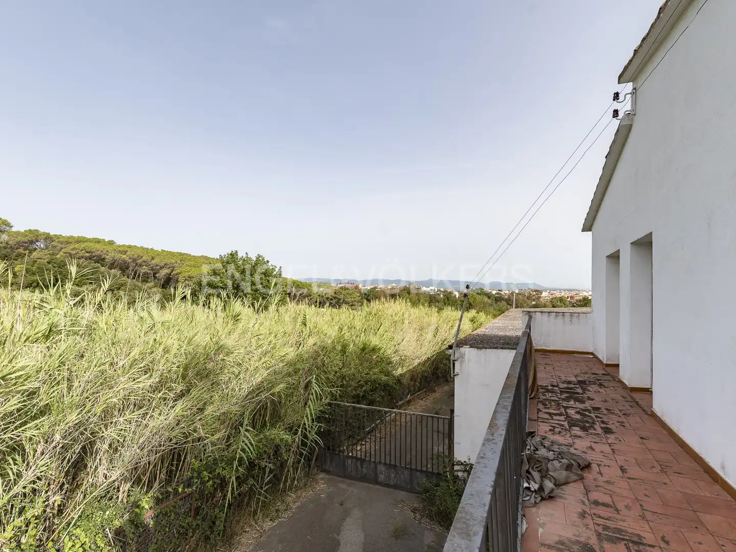Vista exterior de Casa o xalet en venda en Tordera amb Calefacció, Terrassa i Traster
