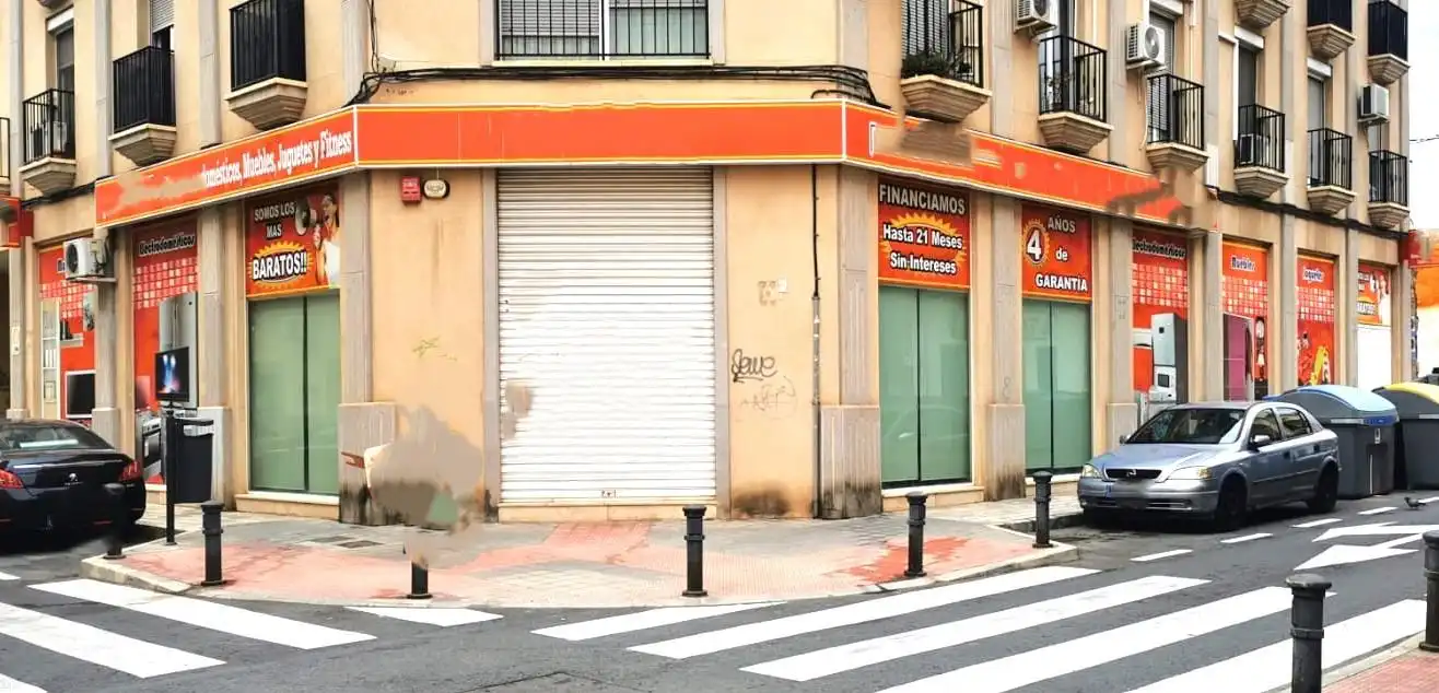 Local comercial en venda a Florida - Ciudad de Asís