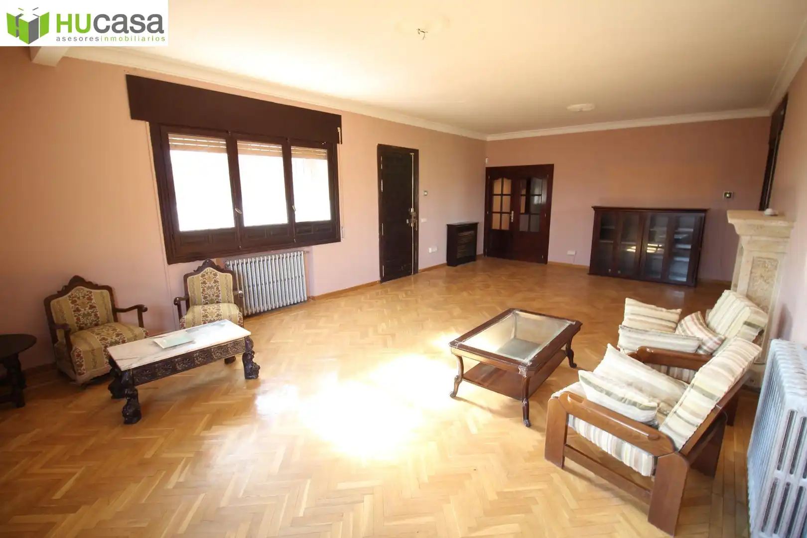 Wohnzimmer von Haus oder Chalet zum Verkauf in Olías del Rey mit Heizung, Privatgarten und Terrasse