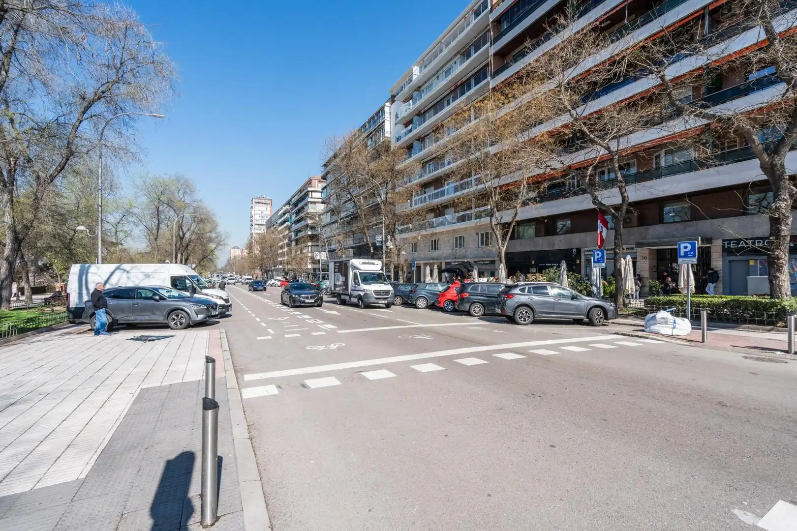 Vista exterior de Local en venta en Madrid