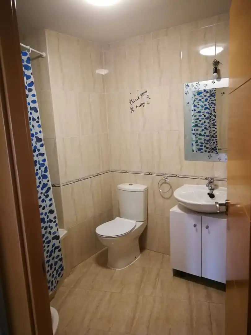 Baño de Piso en venta en Villares de la Reina con Calefacción, Horno y Microondas