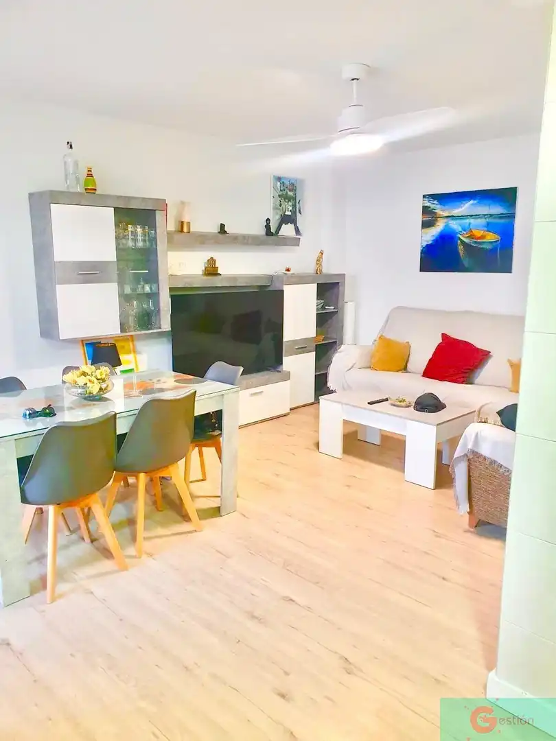 Apartament amb piscina en venda a Salobreña Costa