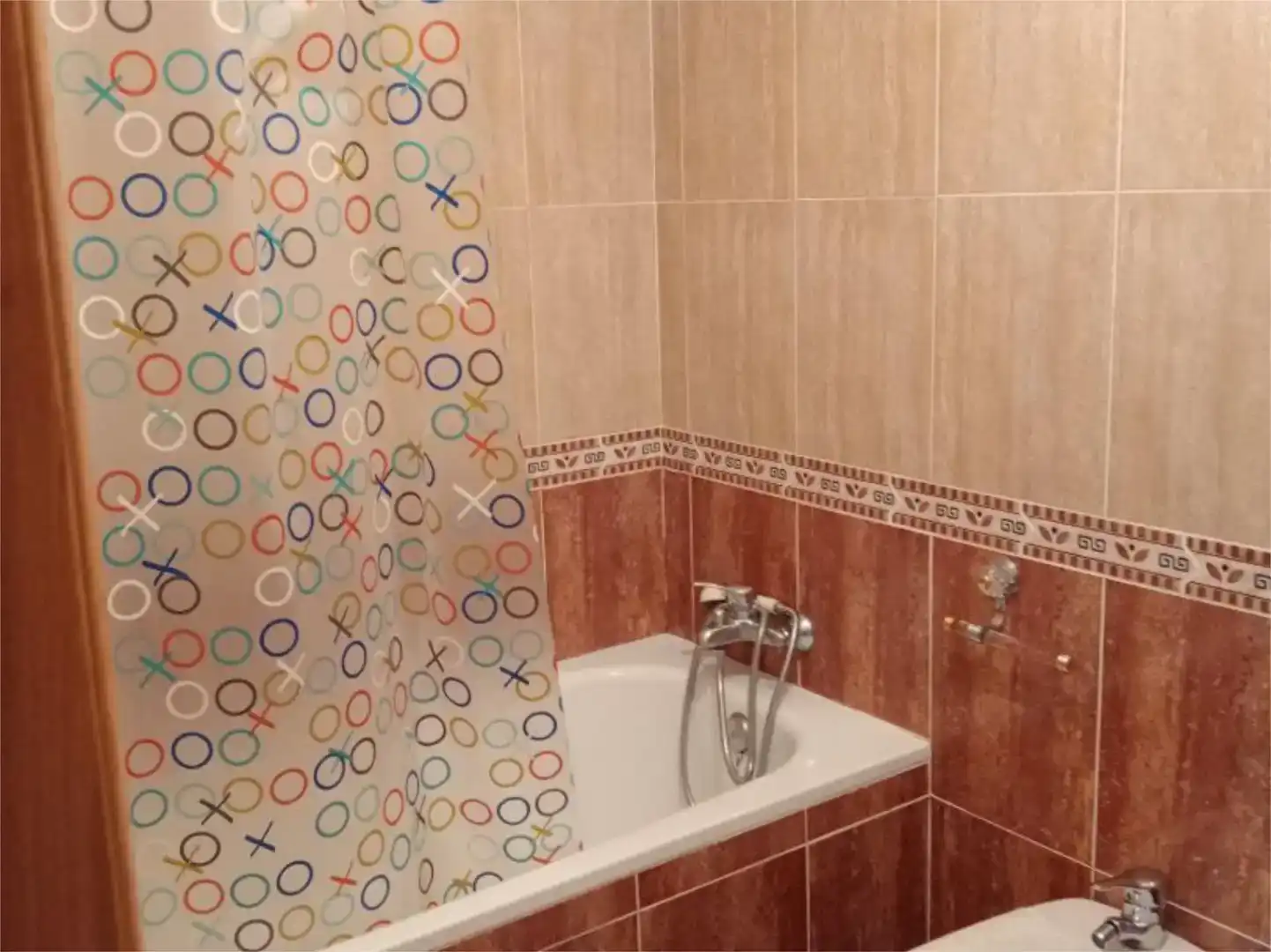 Baño de Piso en venta en Pradoluengo con Parquet y Balcón