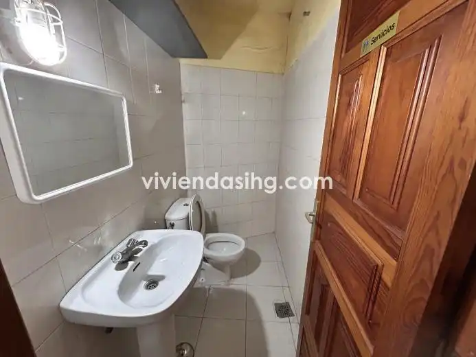 Baño de Local de alquiler en Los Realejos