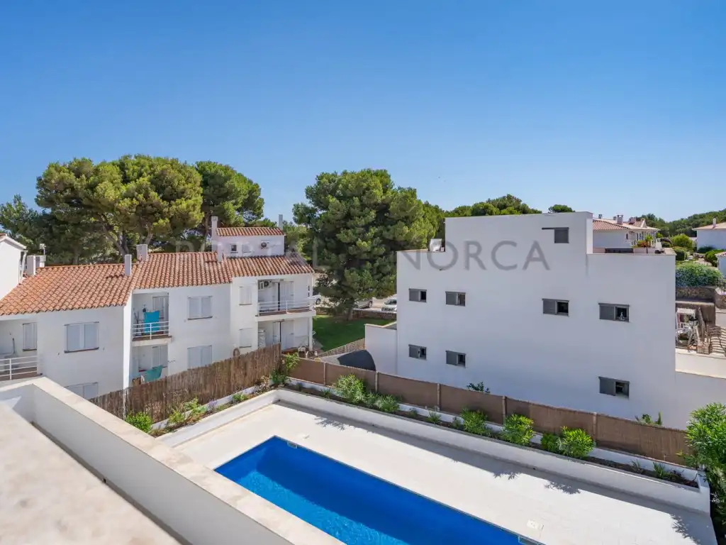 Vista exterior de Casa o xalet en venda en Es Mercadal amb Jardí privat, Terrassa i Piscina